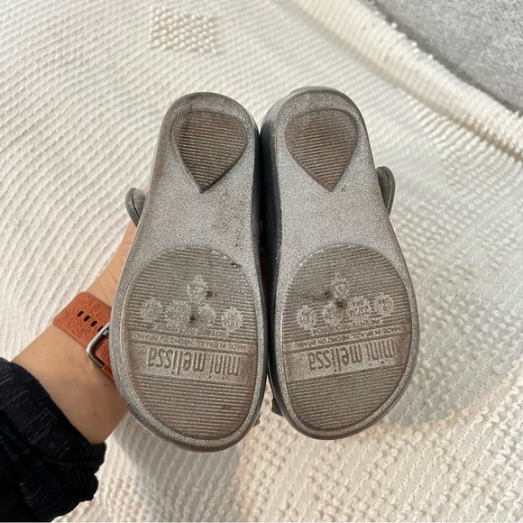 Mini Melissa Ultragirl II Silver Cat Mary Jane Flats Shoes Toddler Girls Size 9 - Picture 4 of 5